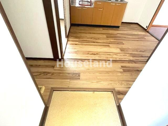 ホワイトハイツ西浜の玄関