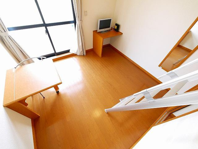 レオパレスＡｄｖａｎｃｅ富雄の内装|明るい色調の室内です