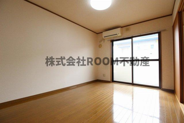 西村コーポレーションⅡの居間・リビング