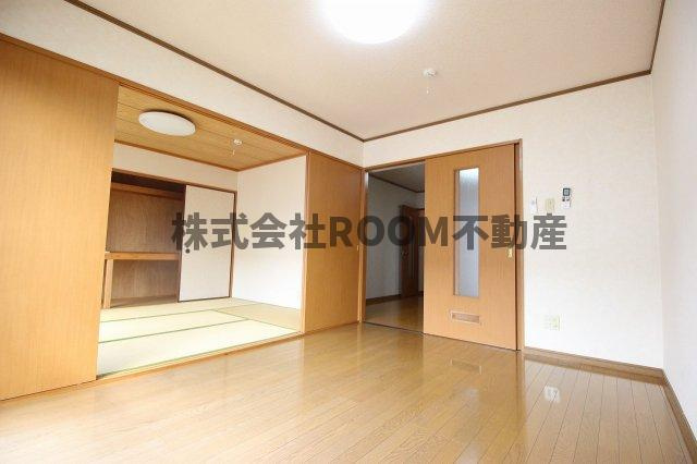 西村コーポレーションⅡの居間・リビング