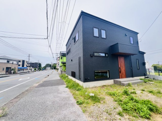 【前面道路含む現地写真】 | 前面は広く駐車もしやすいです！