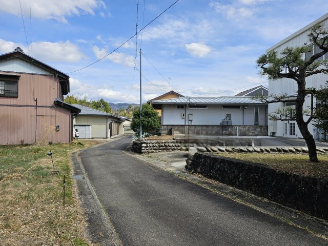 瑞浪市上平町の前面道路含む現地写真