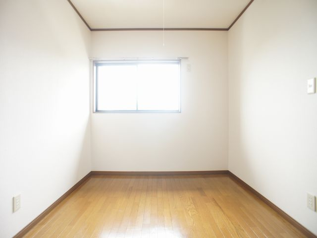【寝室】 | ビュースズキB | 清潔感のあるきれいな洋間です♪