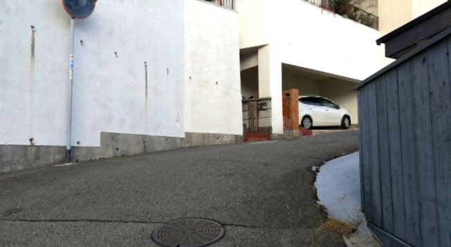 【前面道路含む現地写真】 | 西舞子８丁目　中古戸建　収益