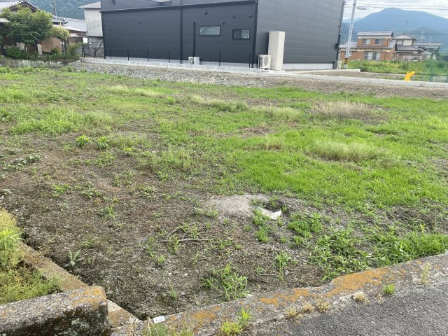 西条市中野甲の売地の外観