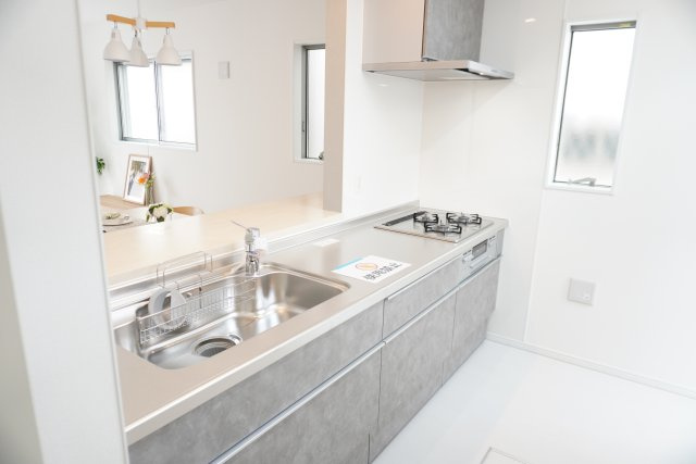 草加市西町 中古戸建のキッチン