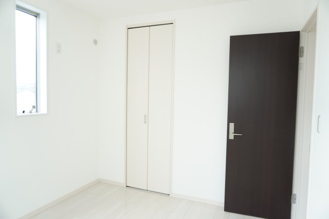 草加市西町 中古戸建の洋室