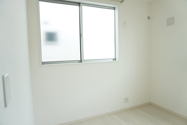 草加市西町 中古戸建の洋室|4.3帖