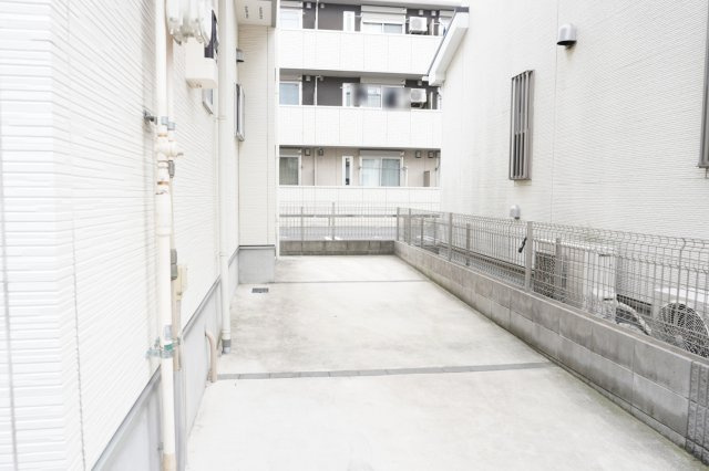 草加市西町 中古戸建の駐車場