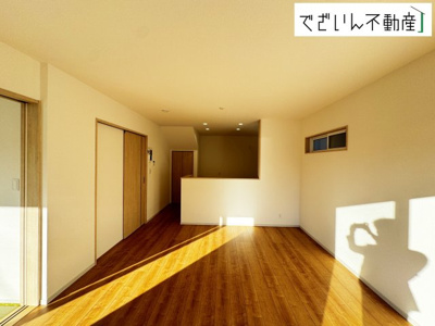 【居間・リビング】 | いろどりアイタウン加須市久下2丁目　新築住宅 | ≪3号棟≫
現地(2025年11月撮影)