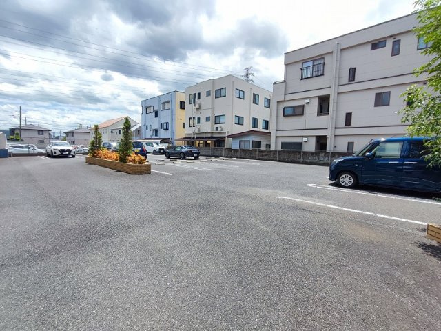 オッツ グレースの駐車場