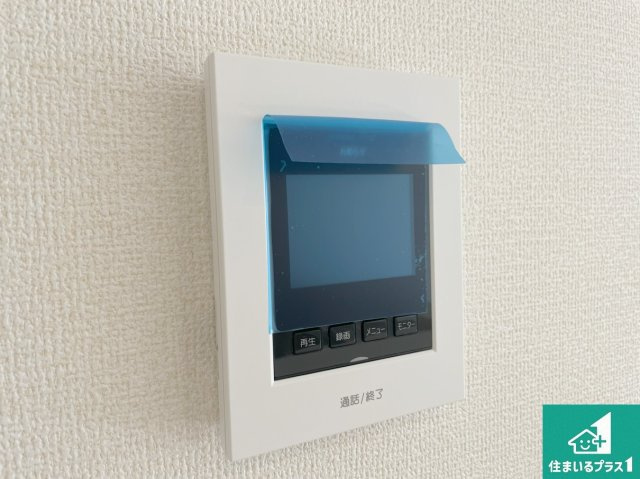 現地説明会開催　近江八幡市堀上町　第24-1期　新築一戸建ての防犯設備|カラーモニターインターホン！声だけでなく来訪者の姿や顔がモニターで確認できるので、小さなお子様がいらっしゃるご家庭でも安心できます！