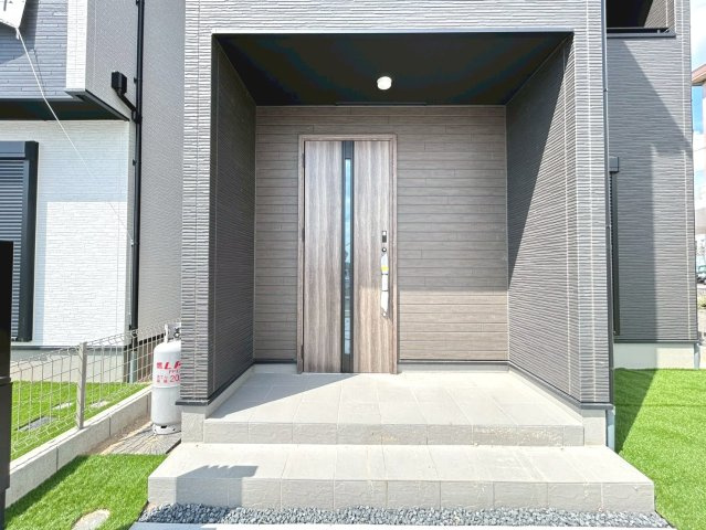 グラファーレ　一宮市篭屋3丁目　全7区画分譲の玄関|破られにくい2ロックでピッキング対策に有効。シリンダー自体が不正開錠しにくい構造になっています。