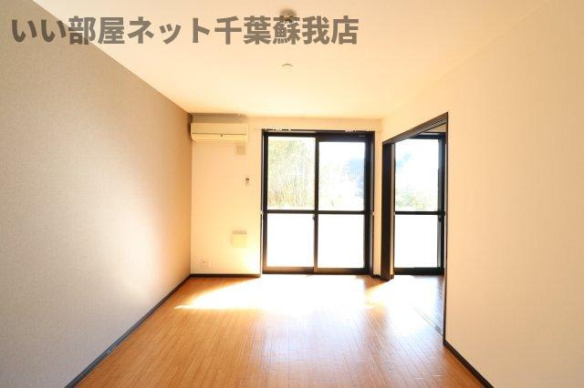 グラン・ウッドＡの居間・リビング|使いやすいリビングです