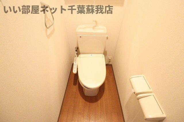 グラン・ウッドＡのトイレ|落ち着いた色調のトイレです