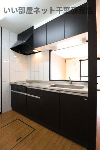 グラン・ウッドＡのキッチン|お料理しやすいキッチンです