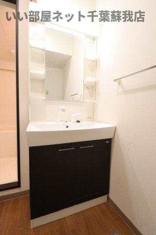 グラン・ウッドＡの洗面所|朝の準備に活躍する、洗髪洗面化粧台！