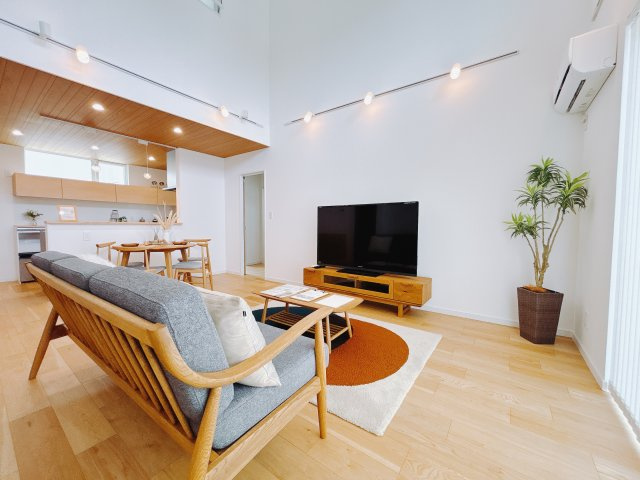 【中古戸建】前橋市江木町の居間・リビング|■リビング