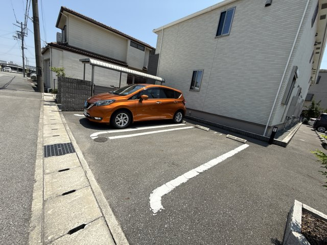 パトリアの駐車場