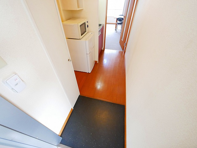 レオパレス和（南京終町）の玄関|ゆったりとした玄関です