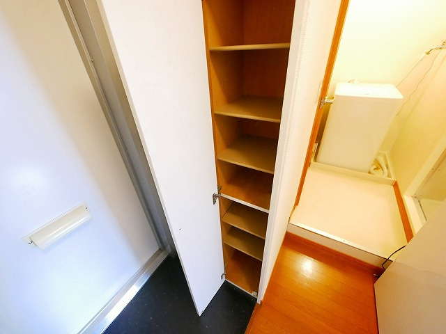 レオパレス和（南京終町）の玄関|毎日通る玄関はこちらです
