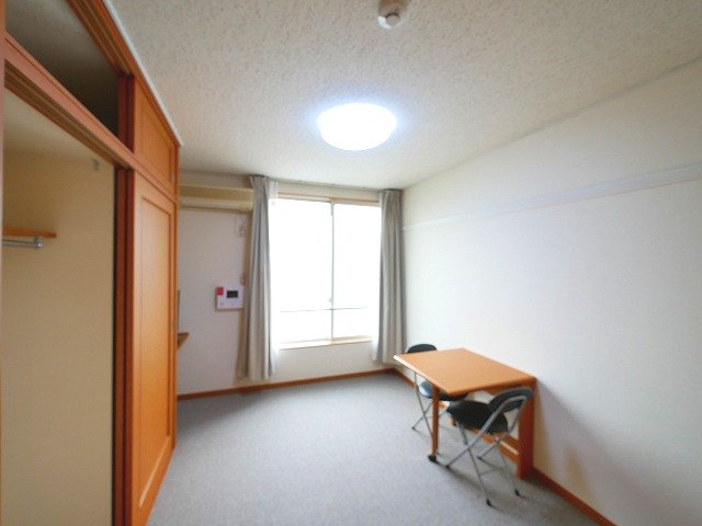 レオパレス和（南京終町）の洋室|洋室です