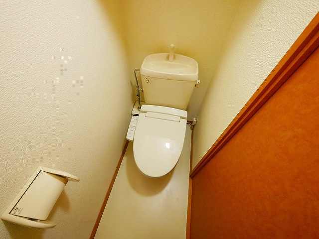 レオパレス和（南京終町）のトイレ|落ち着いたトイレです