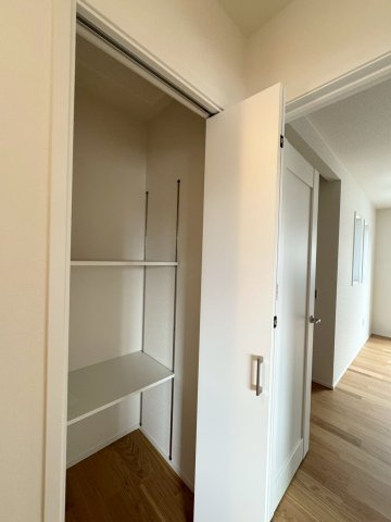 SUN COURTーサンコート－小倉南区八重洲町【小倉南区　新築戸建て】の収納|2階通路にも便利な収納完備【小倉南区　新築戸建て】