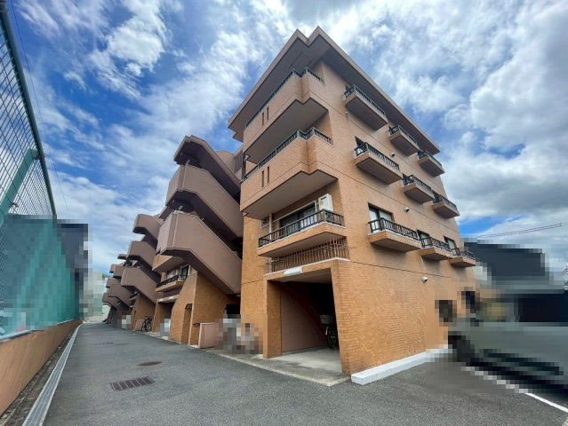 【価格改定】ルシエル向日町駅前の外観|スーパー・コンビニ等お買い物施設が充実しております！