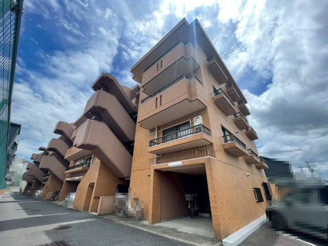 【価格改定】ルシエル向日町駅前の外観|RC造4階建ての1階部分のお部屋です！