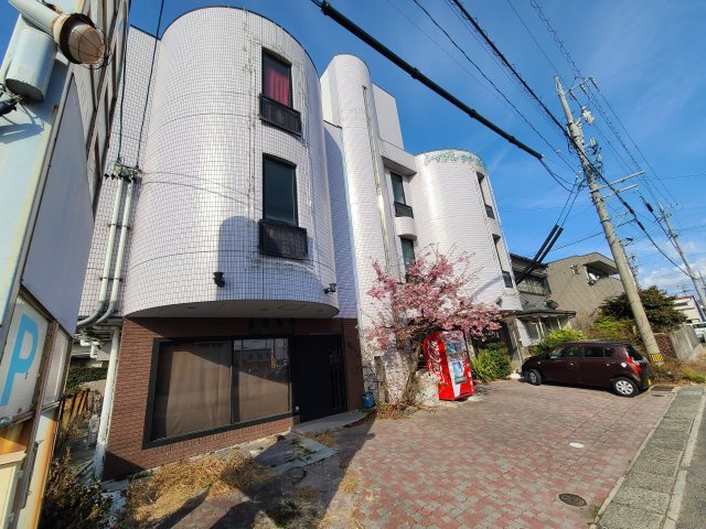 シークレットガーデンビルの外観