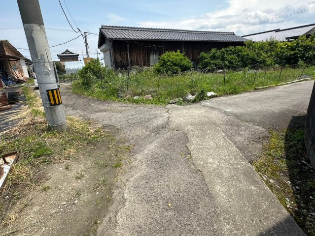 宇高町1丁目　売土地の前面道路含む現地写真