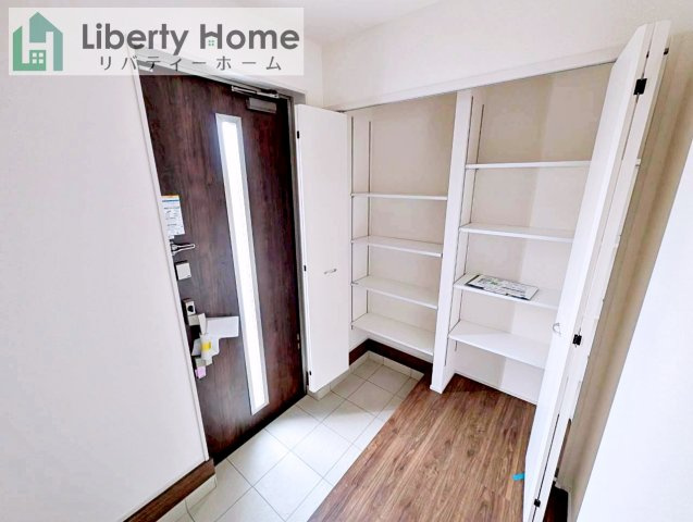 坂東市辺田第3　新築戸建て　１号棟の玄関