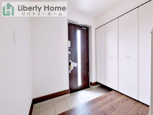 坂東市辺田第3　新築戸建て　１号棟の玄関