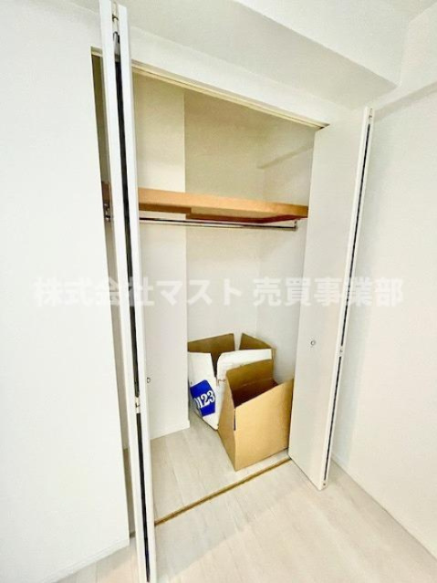 セレッソコート福島ウエストライブの収納|◆奥行きがあるので、季節物の収納にも便利です♪