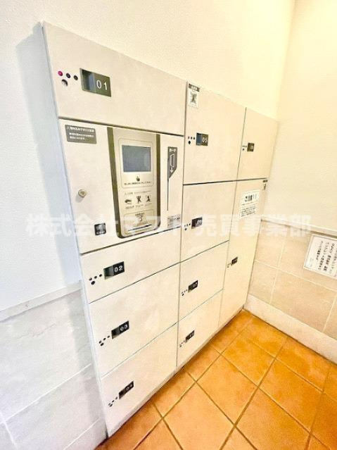 セレッソコート福島ウエストライブのその他共用部分|◆共用部に宅配ロッカー有り！不在時の宅配物の受け取り・保管に便利です♪