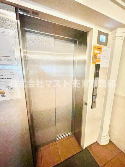 セレッソコート福島ウエストライブのその他共用部分|◆エレベーターなどマンション内数ヶ所に防犯カメラを設置。24時間、不審者などからご家族の暮らしと安全を守ります♪