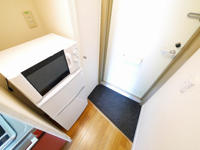 レオパレス古都の玄関