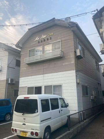 新潟県燕市 一棟アパートの外観