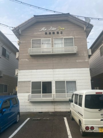 新潟県燕市 一棟アパートの外観