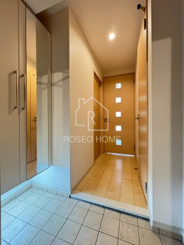 クレインレジデンスの玄関|同マンション別部屋：参考写真