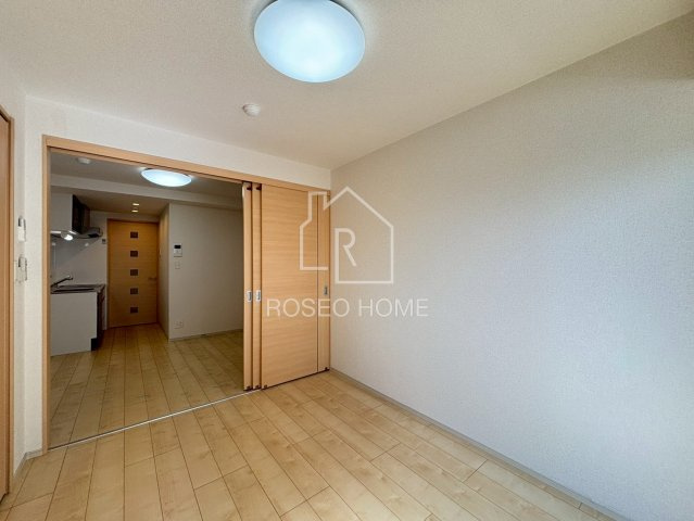 クレインレジデンスの居間・リビング|同マンション別部屋：参考写真