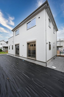 【外観】 | ビッグハウス　大泉町坂田５期 | 広いお庭でBBQやガーデニング、ドッグランなど夢が広がりますね♪