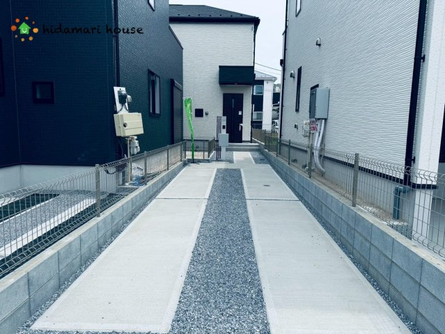 北区本郷町5期　新築戸建　グラファーレ05の駐車場