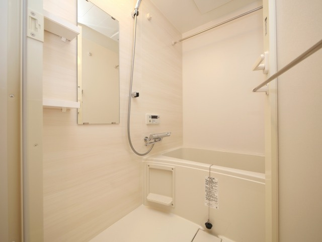 コンフォリア新大阪宮原Qの浴室