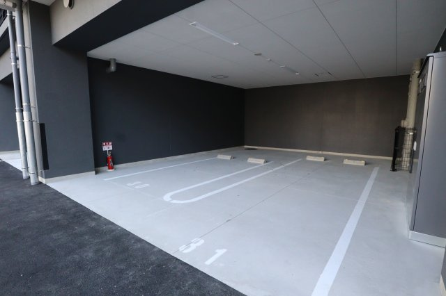 コンフォリア新大阪宮原Qの駐車場