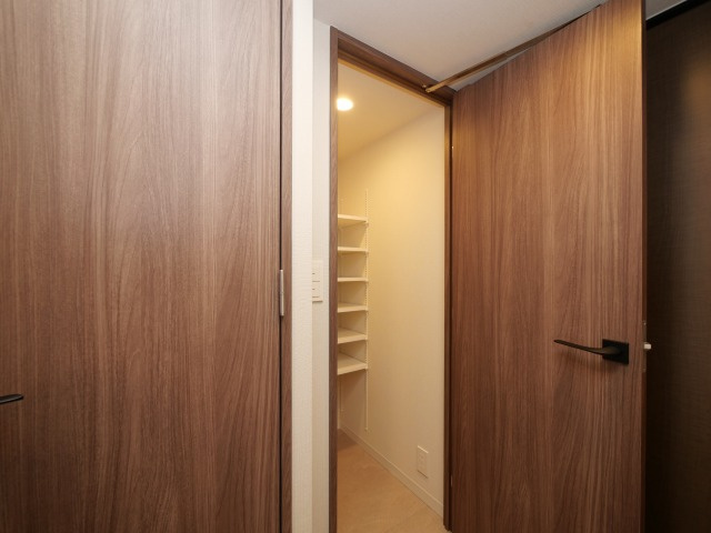 コンフォリア新大阪宮原Qの収納