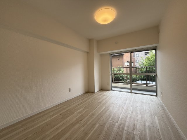 梅島ハイツの洋室