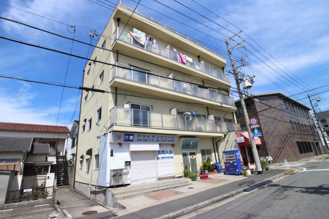 坂上コーポラスの外観