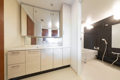 【独立洗面台】 | 鈴鹿市桜島町4丁目《ポレスターブロードシティ桜島》